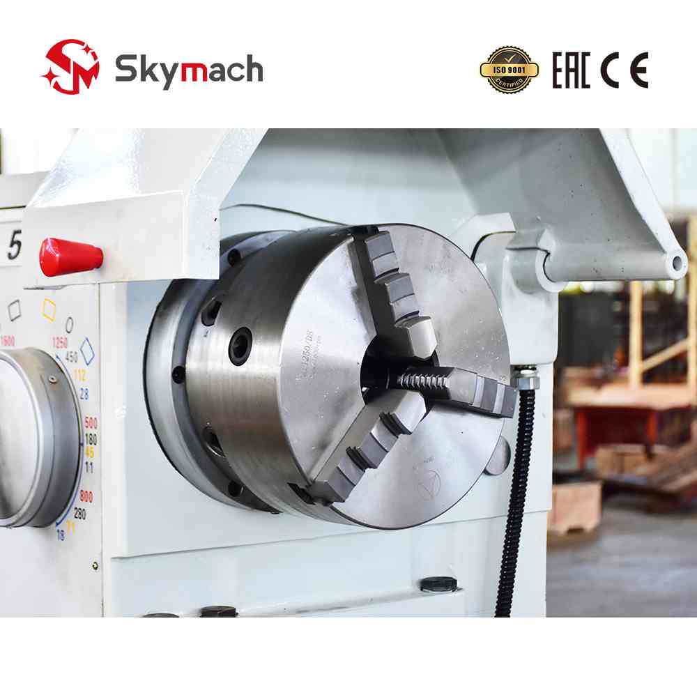 Space-efficient CA6280BX-1500 lathe with integrated design for small workshops.