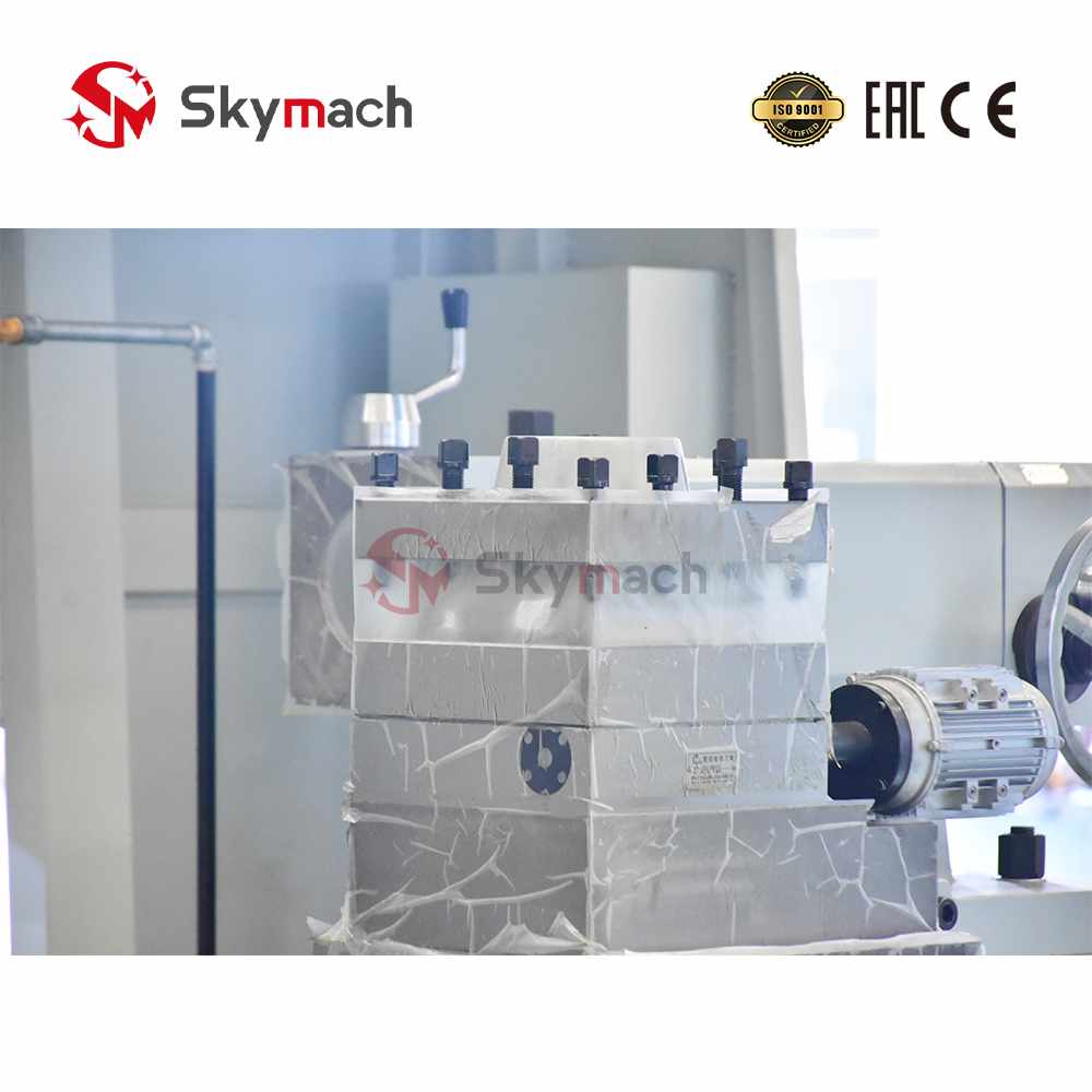 Highly Configurable CK61100 Flat Bed CNC Lathe. Standard and optional features like hydraulic chuck, turret, and tailstock for customized solutions.