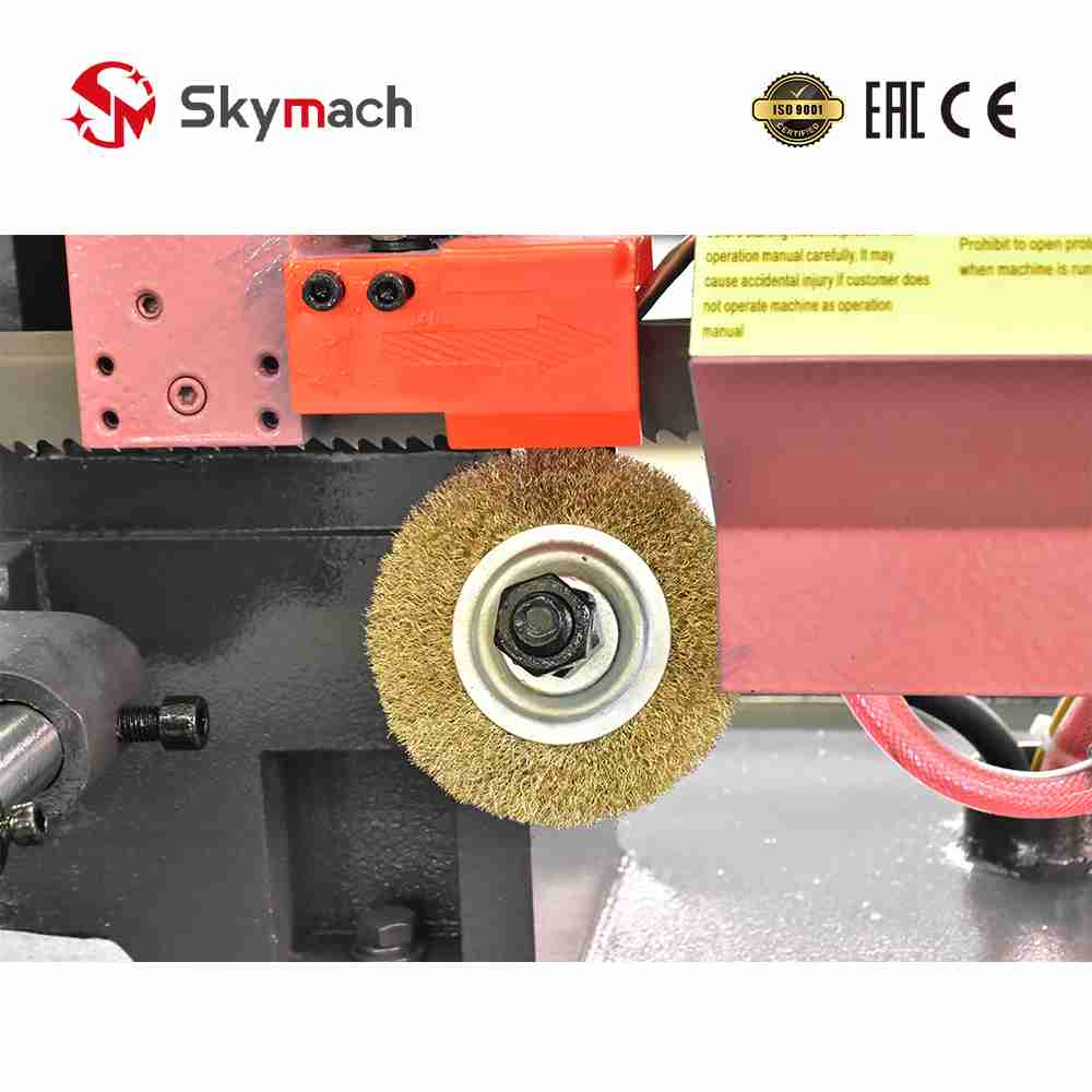 Semi-automatic GH4235 bandsaw with programmable logic control (PLC) and integrated safety guards.