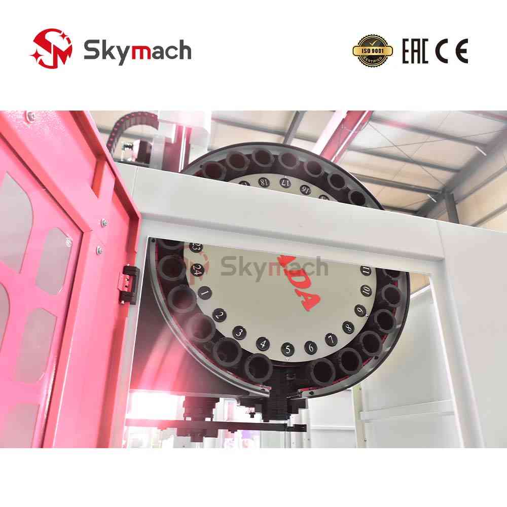 Industry-proven GMB2016 gantry mill for aerospace, automotive, and mold making applications.