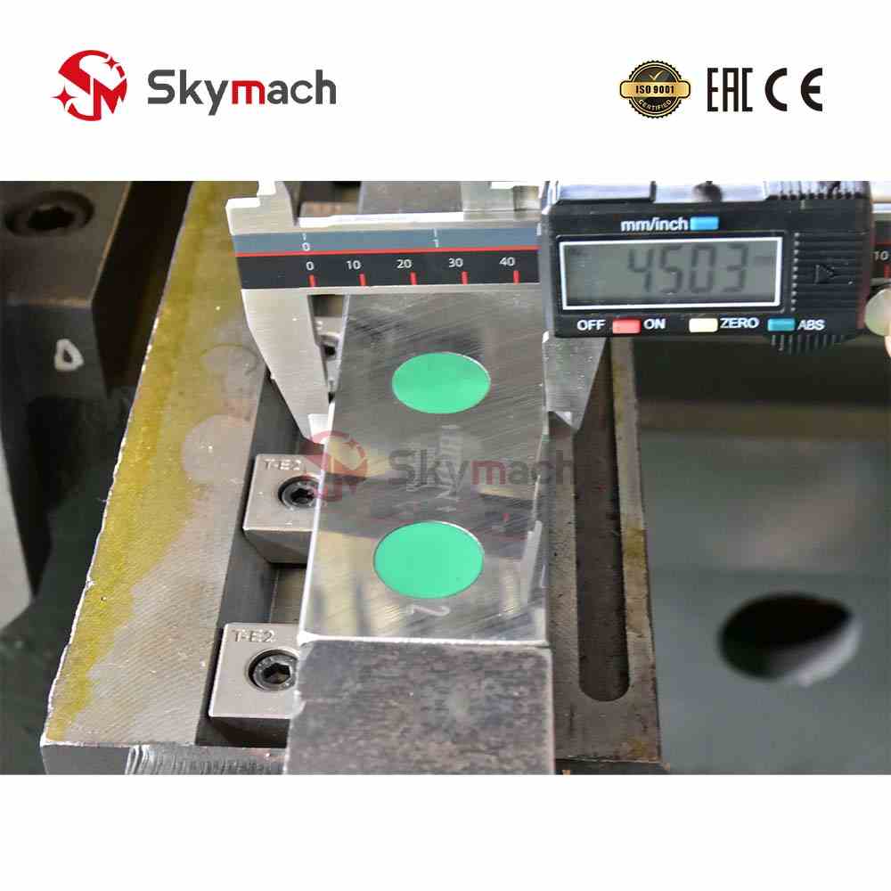 VMC1270 3-axis CNC mill upgradeable to 5-axis for complex mold machining.