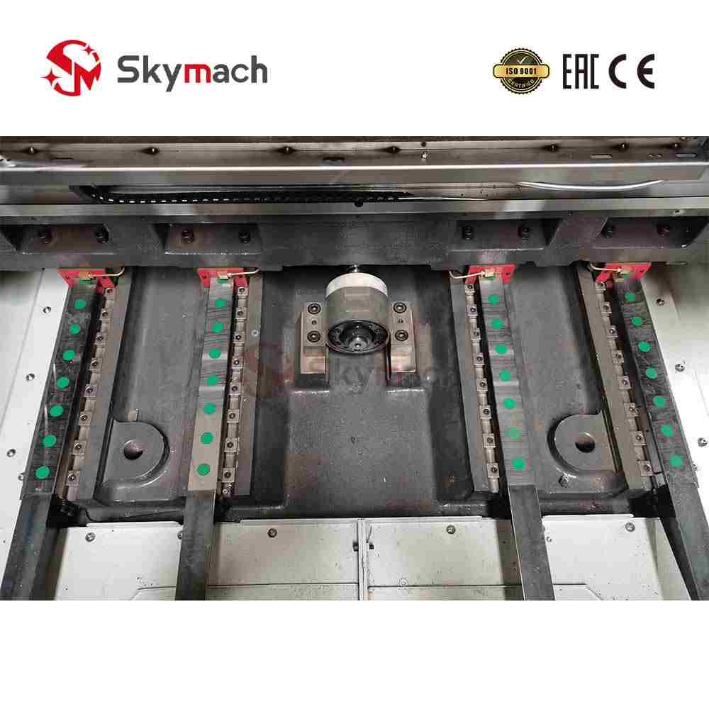 VMC1690 machining center with Taiwan spindle, linear guides, and automatic chip conveyor.