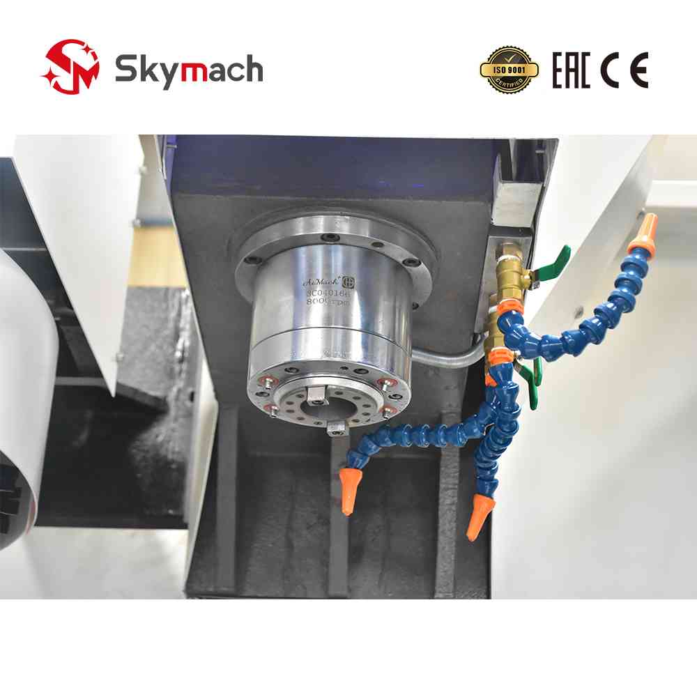 Skymach XH7136 VMC with multi-axis capability and optional CNC/color. Features a Taiwan spindle.